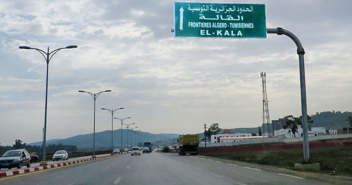 Route vers la frontière algéro-tunisienne à El Kala, illustration des échanges commerciaux entre l’Algérie et la Tunisie