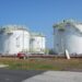 Installations industrielles de stockage illustrant la chaîne du GPL