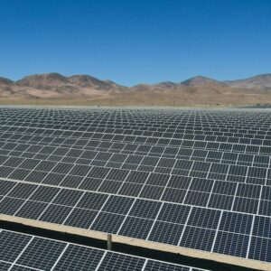 Parc photovoltaïque en milieu désertique, photo d'illustration non prise à El Oued